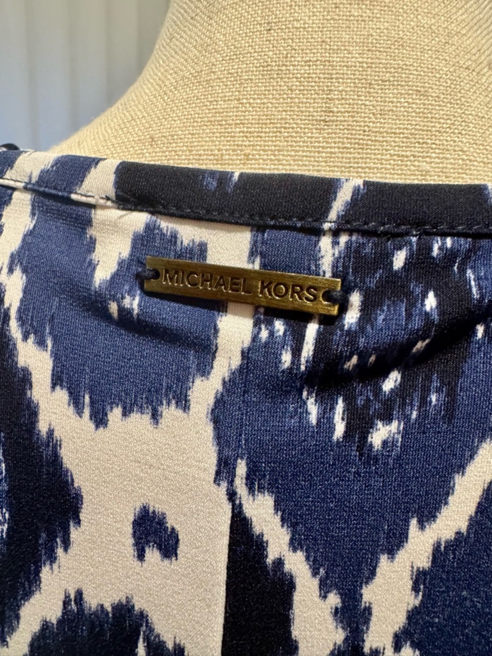 $155 Michael Kors Women’s Sleeveless Blue White Ikat Print Ruched Dress SZ Small - Picture 6 of 8